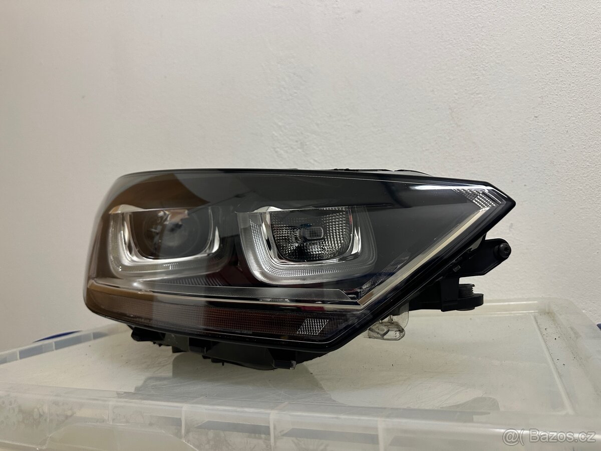 VW Sportsvan xenon - 2