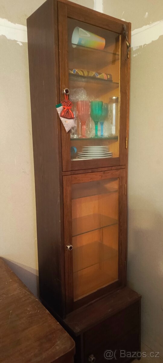 Prosklená skříňka - 2