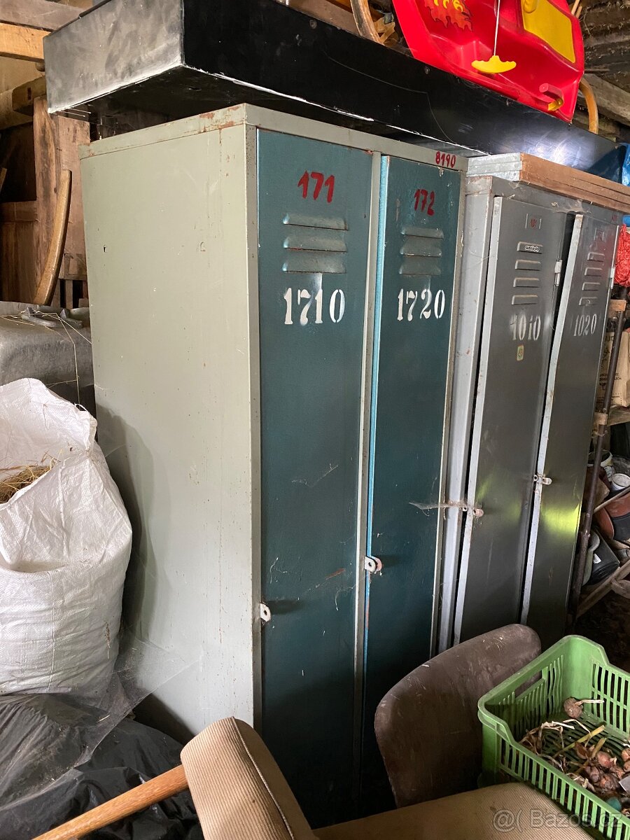 Retro kovové šatní skřínky - 2 dvojskřínky - 2