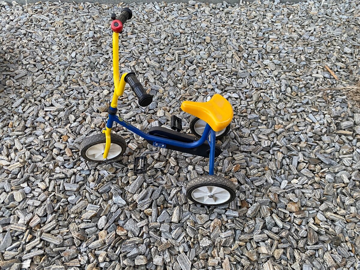 Dětská šlapací tříkolka - 2