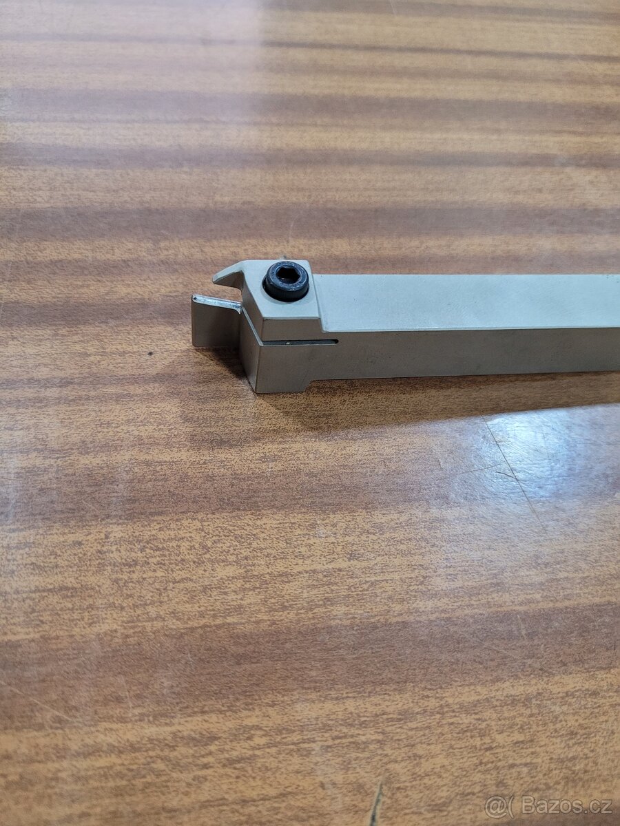 Zapichovy drziak - 2