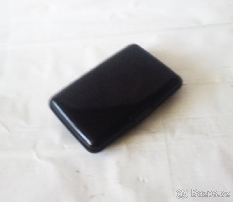 Pouzdro na plat. karty - tvrdé - 2