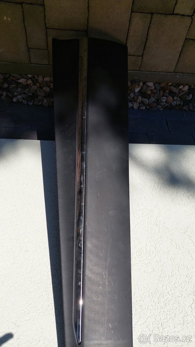 Renault Captur přední levá lišta - 2