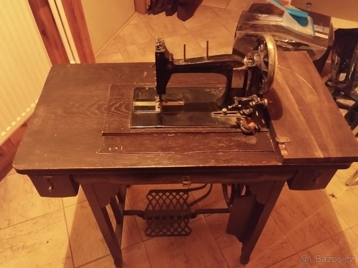 Šicí stroj - 2