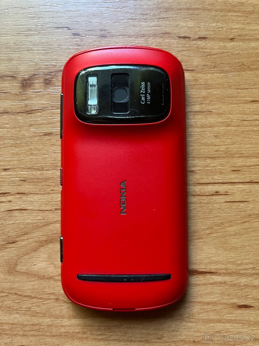 Nokia 808 Pureview - 2