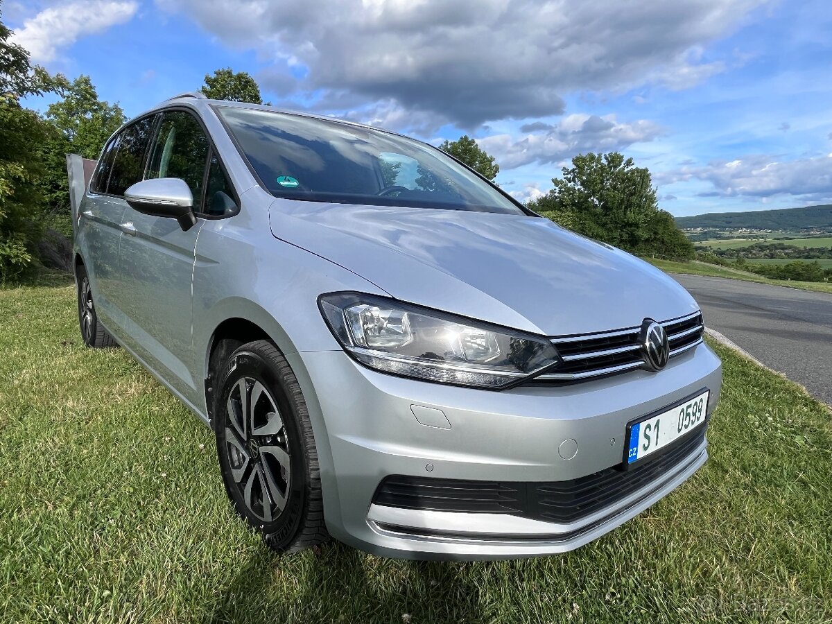 Volkswagen Touran 1,5 Tsi ACTIVE 2022 92 300 km - 2