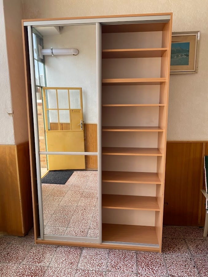 Prodám na zakázku dělanou škříň - 2