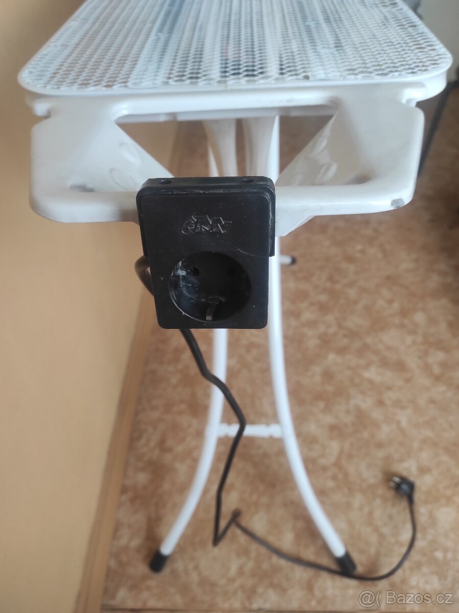jako nový žehlicí prkno - délka 120cm-výška 95cm - 2