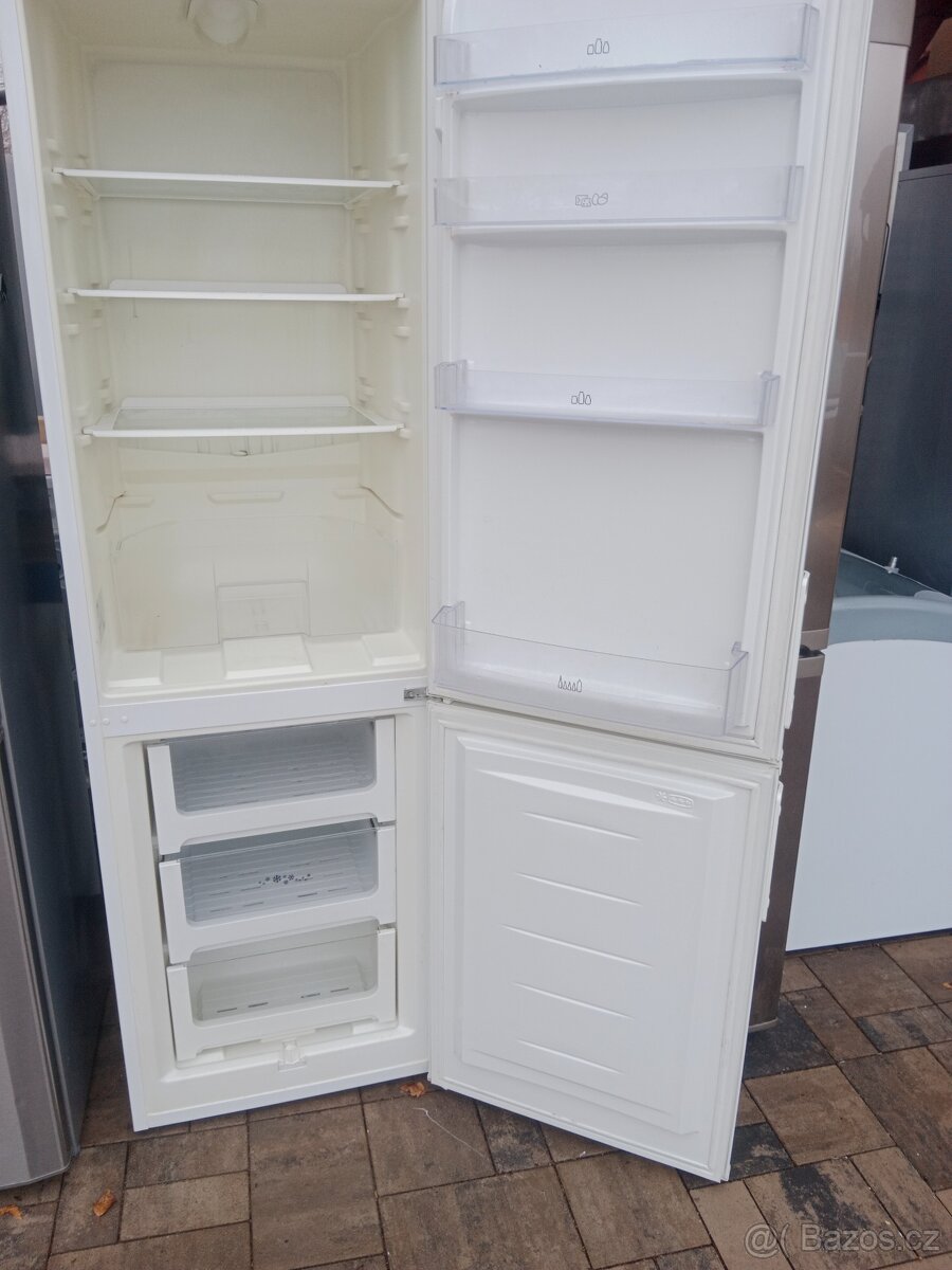 Lednice s mrazakem Zanussi - 2