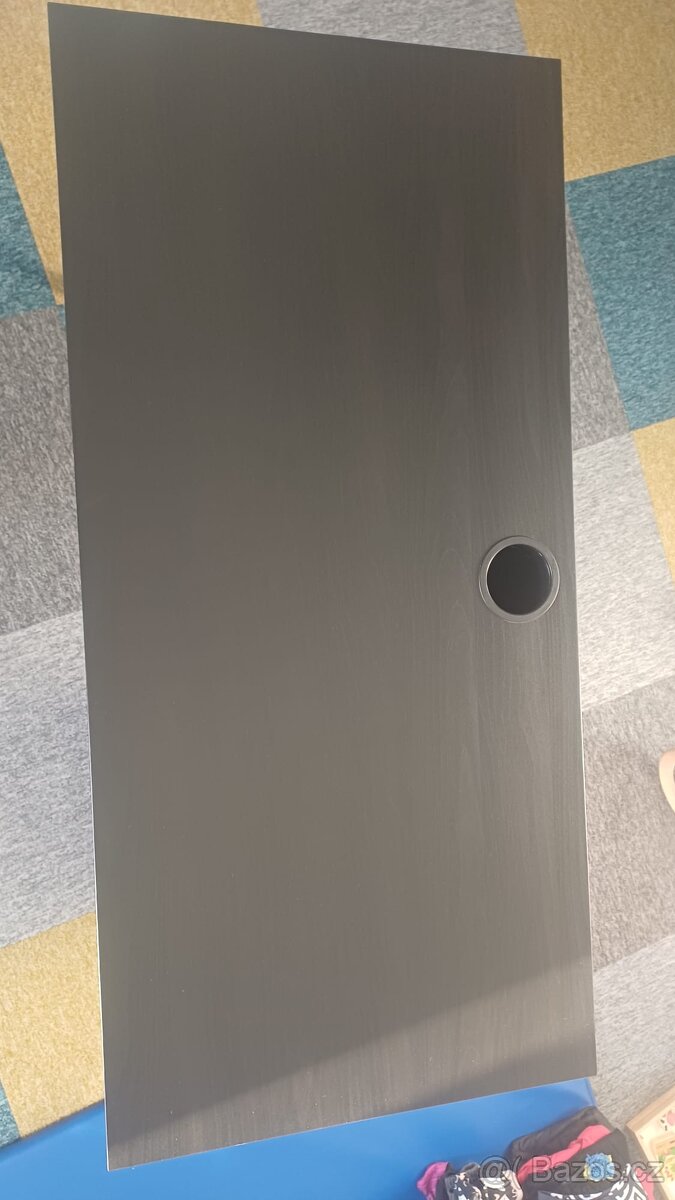 Stůl Micke Ikea - 2