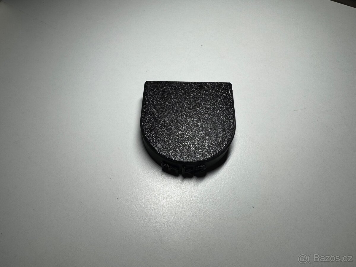 VW Golf mk2 krytka na zadní tažné oko. - 2