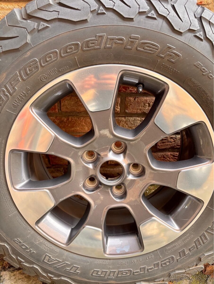 Sada alu kola r18 Jeep Wrangler 5kusů - 2