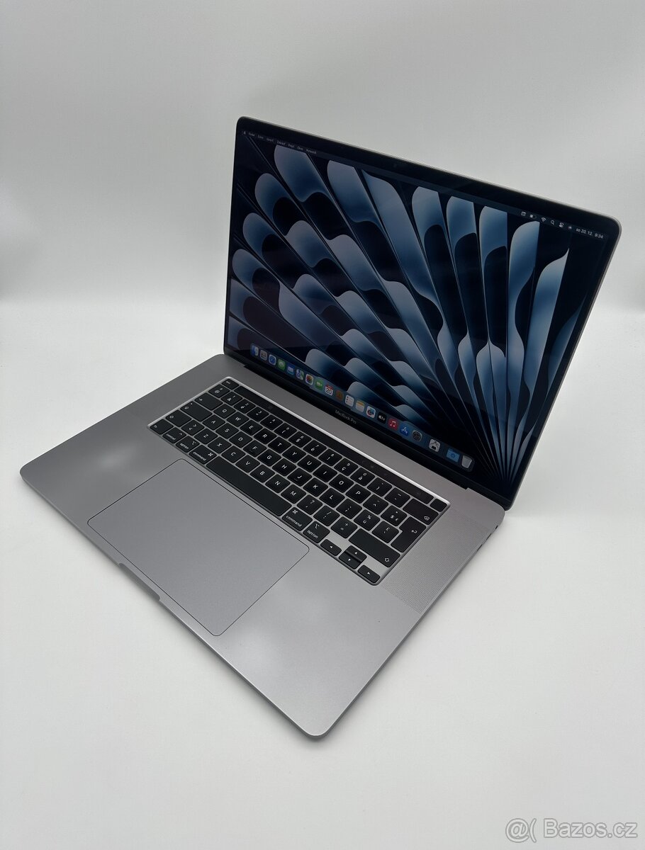 MacBook Pro 16" 2019 16/500GB Space Gray + ZÁRUKA - 2
