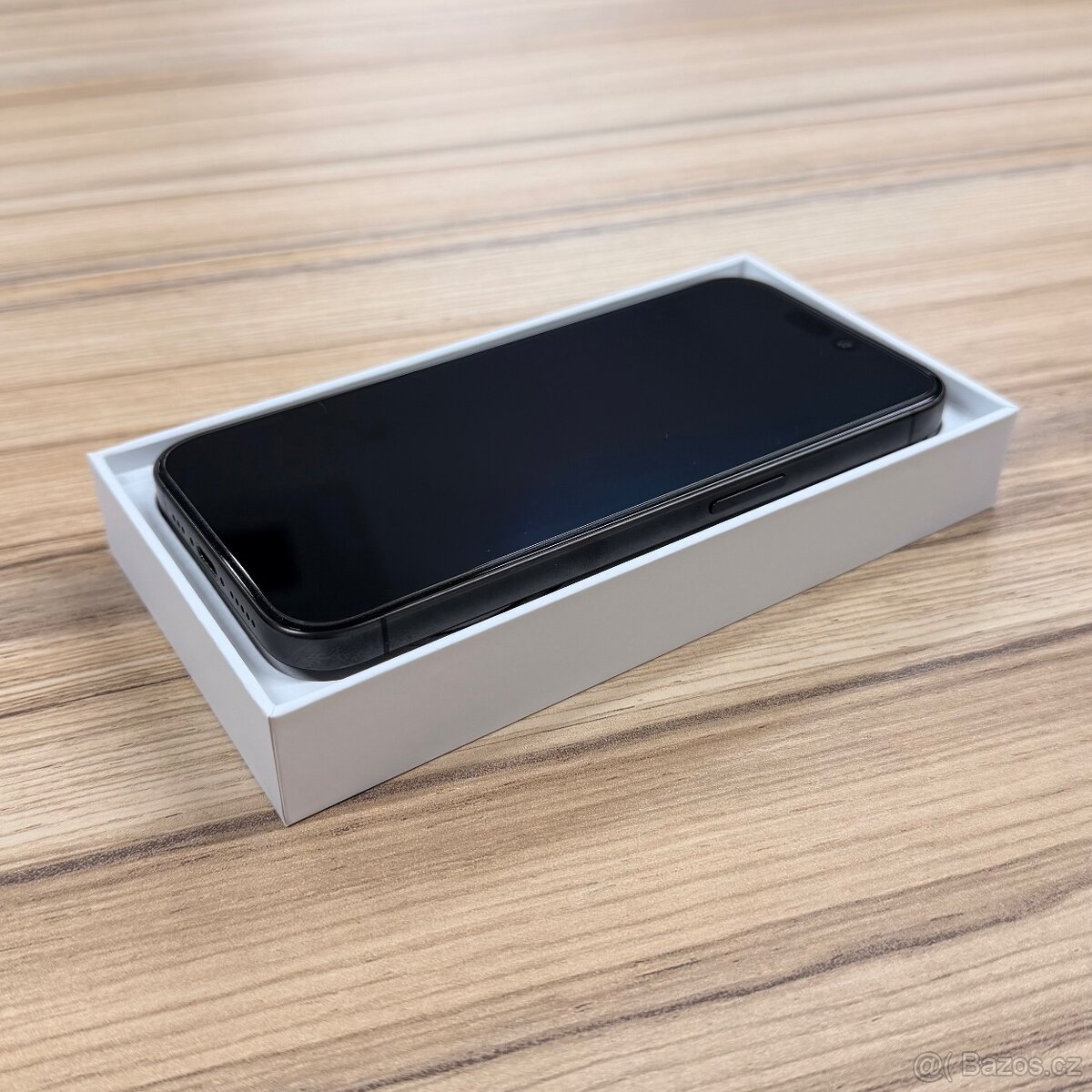 IPhone 15 Pro 128GB černý titan - 2