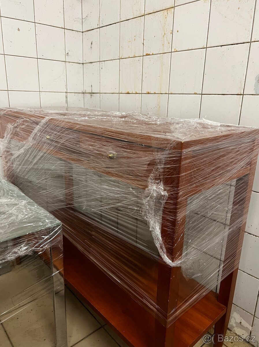 Dřevěnná skříňka - 2