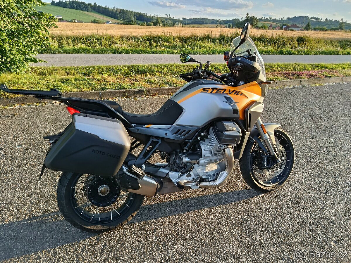 Moto Guzzi Stelvio - 2