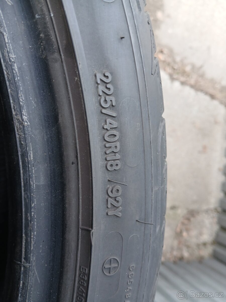 225/40 r18 92 Y - 2