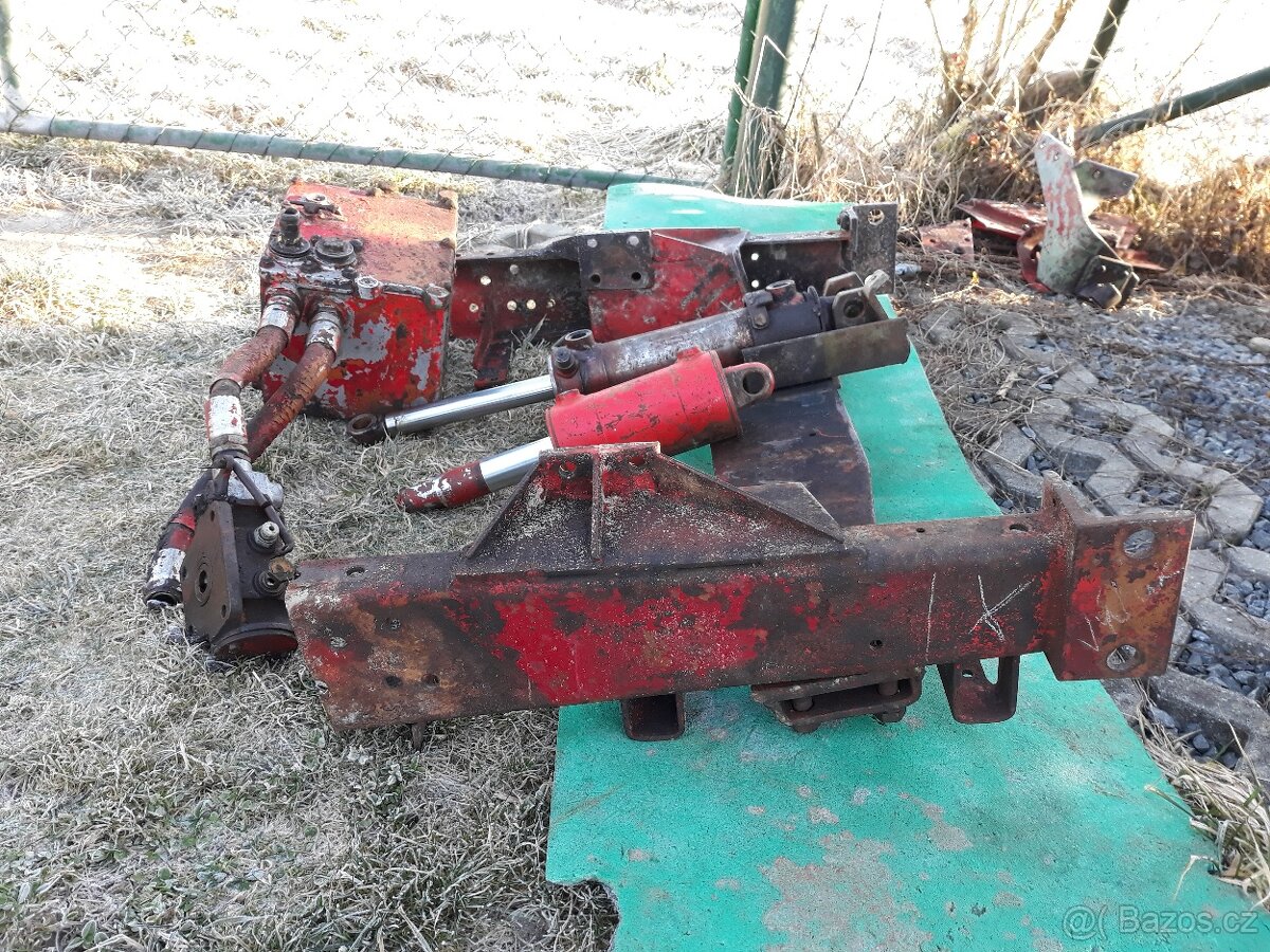 Predám diely hydrauliky traktora RS-09 - 2