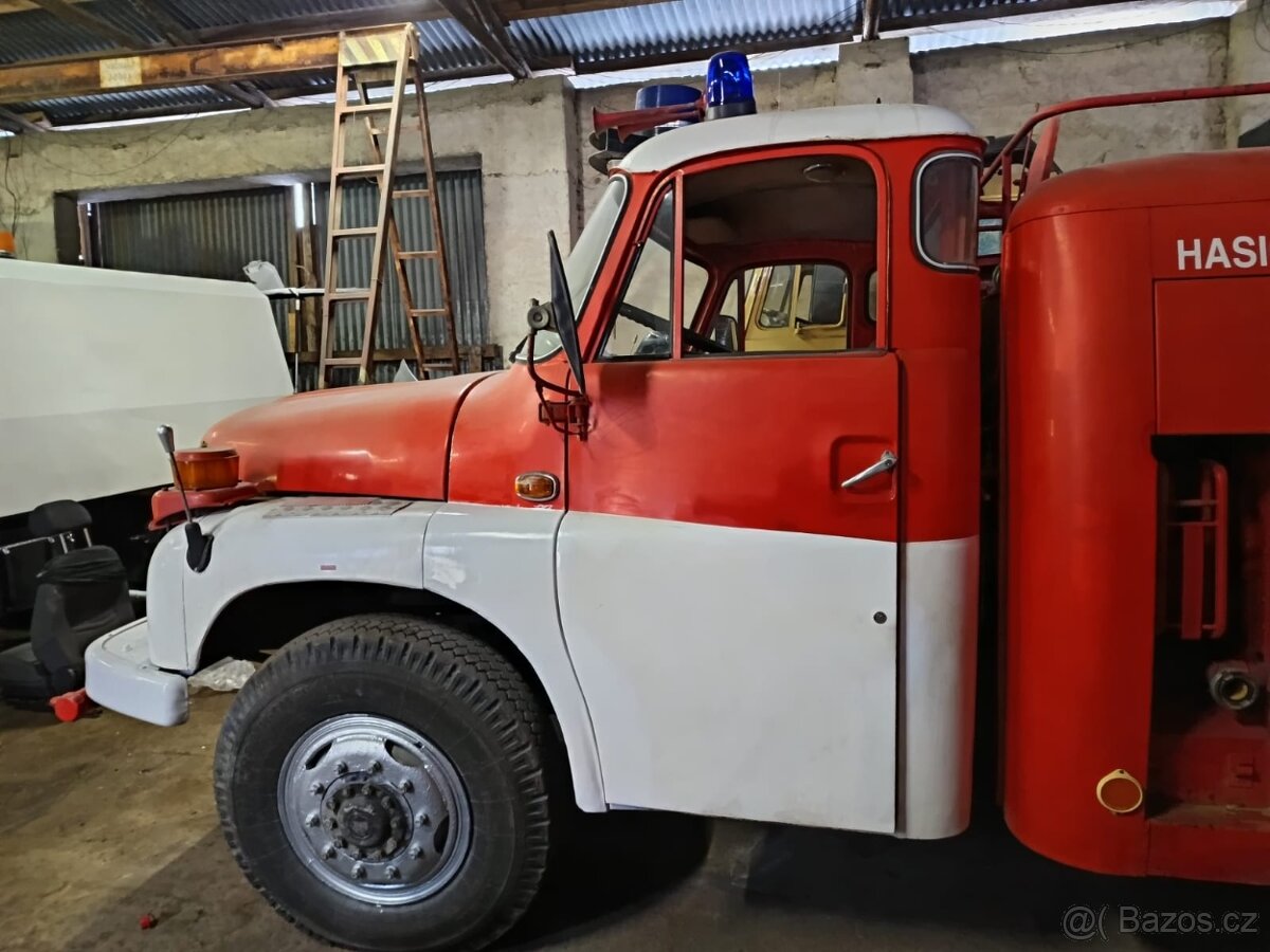 Tatra 148 CAS 32 - 2