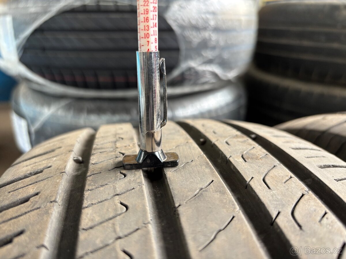 Barum Bravuris 5 215/60 R16 99H - 2