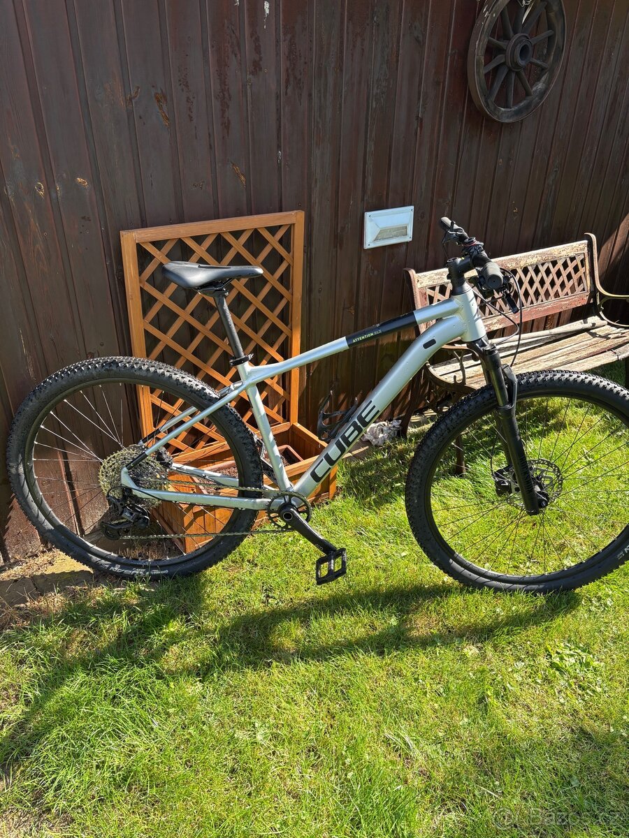 Horské kolo Cube ATTENTION SLX silvergrey´n´lime 2023 - 2