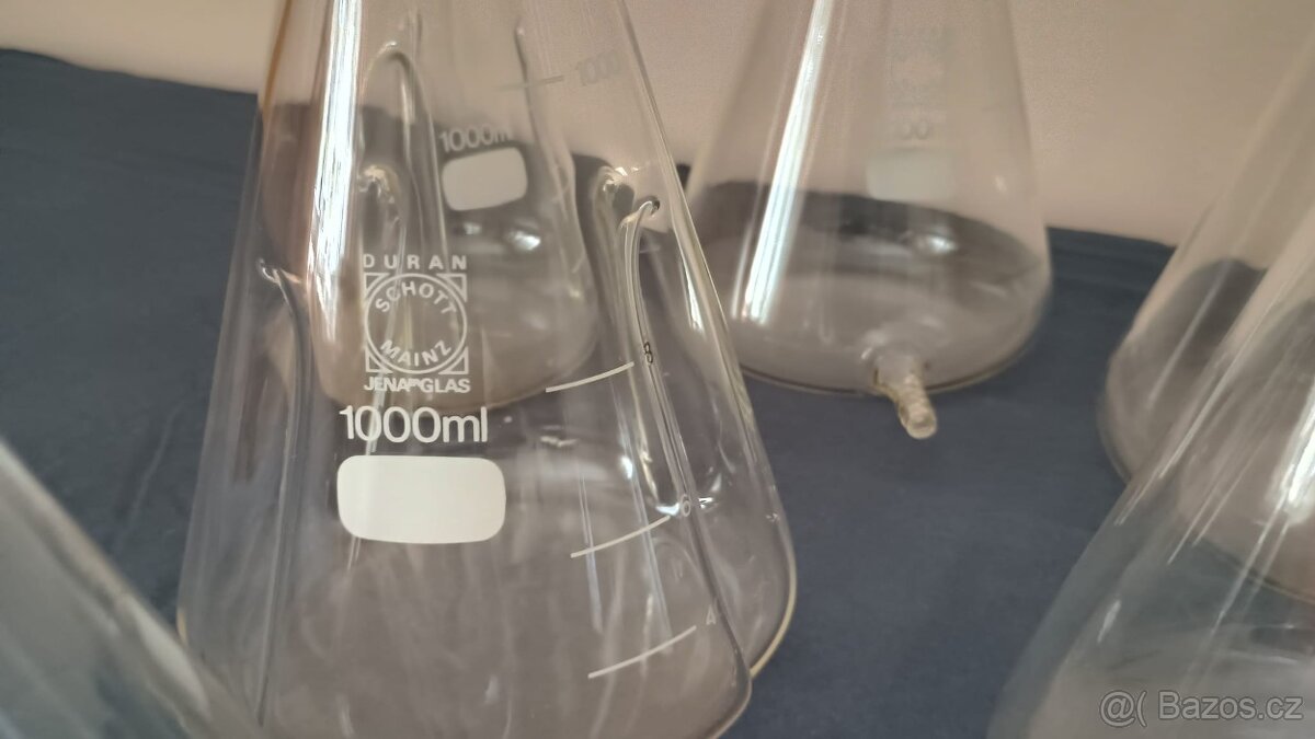 Laboratorní sklo více kusů - 2