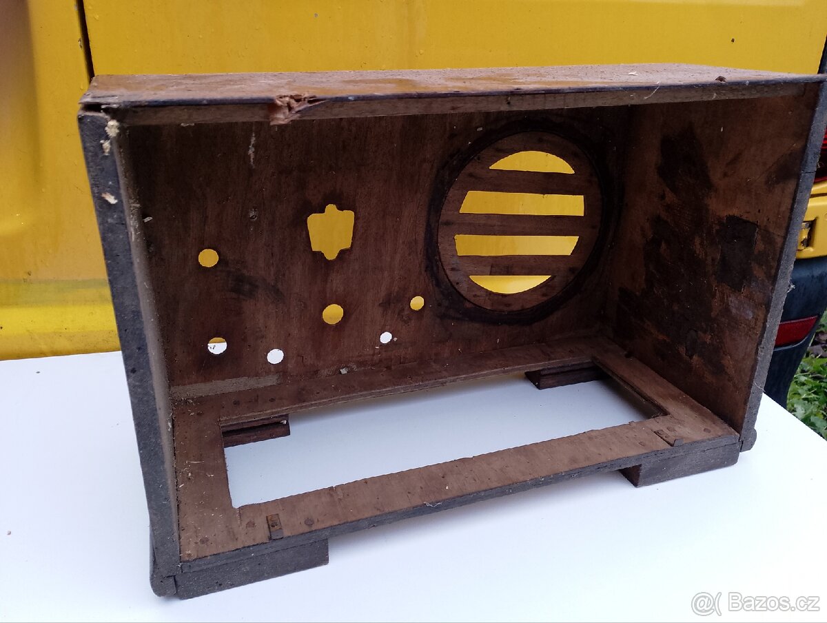 Šasi starého rádia - 2