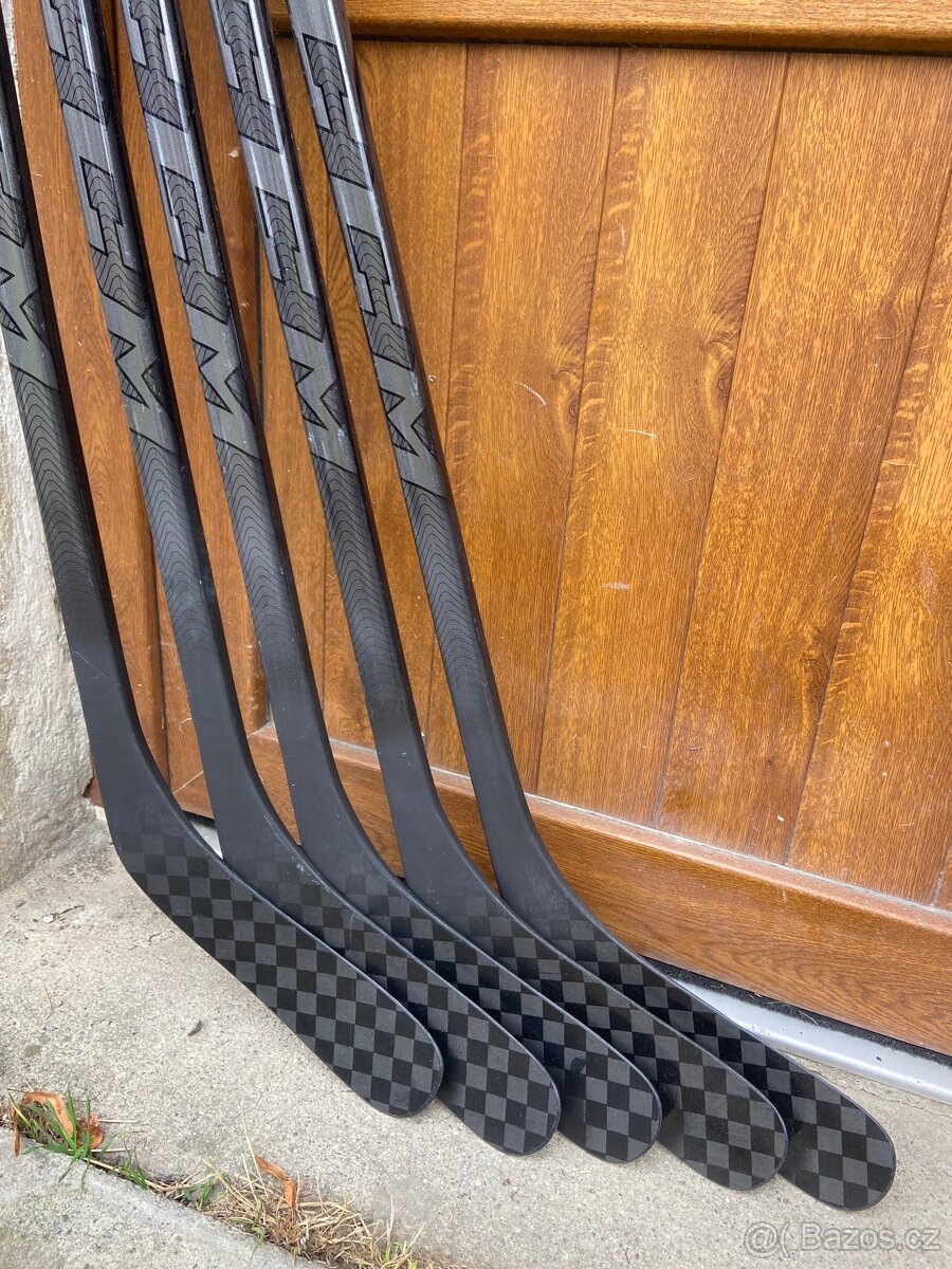 Hokejka CCM Trigger 6 85flex P29 levá ZÁRUKA - 2