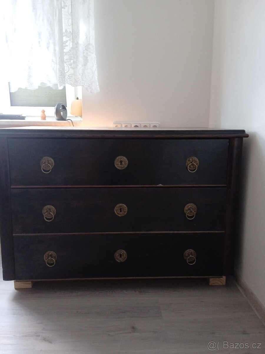 Komoda z masivu zn. Biedermeier r.1920 - 2