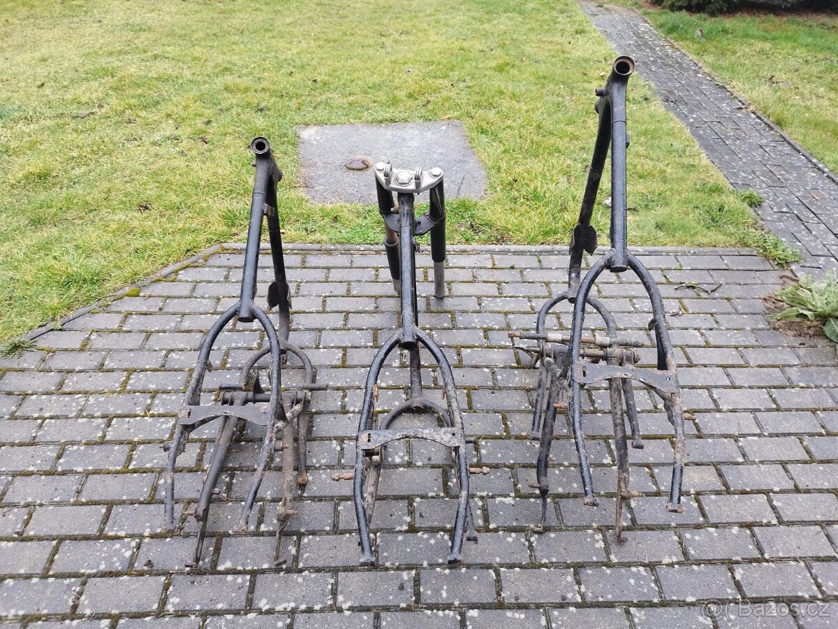 ČZ 175/477 3 krát rám + díly - 2