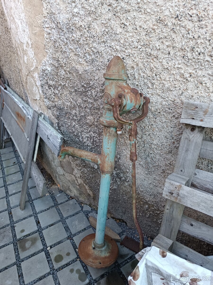 Ruční pumpa na vodu - 2