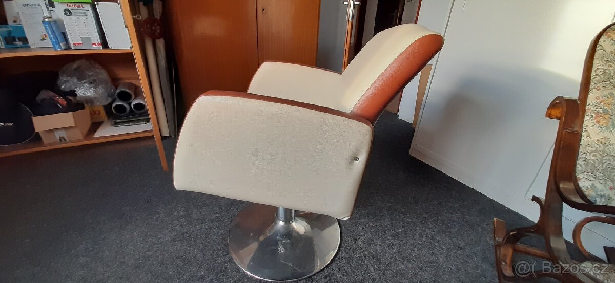 Kadeřnické křeslo - 2