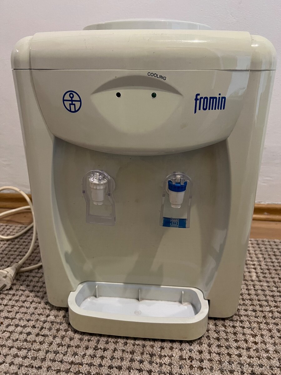 Automat na vodu, výdejník vody - 2