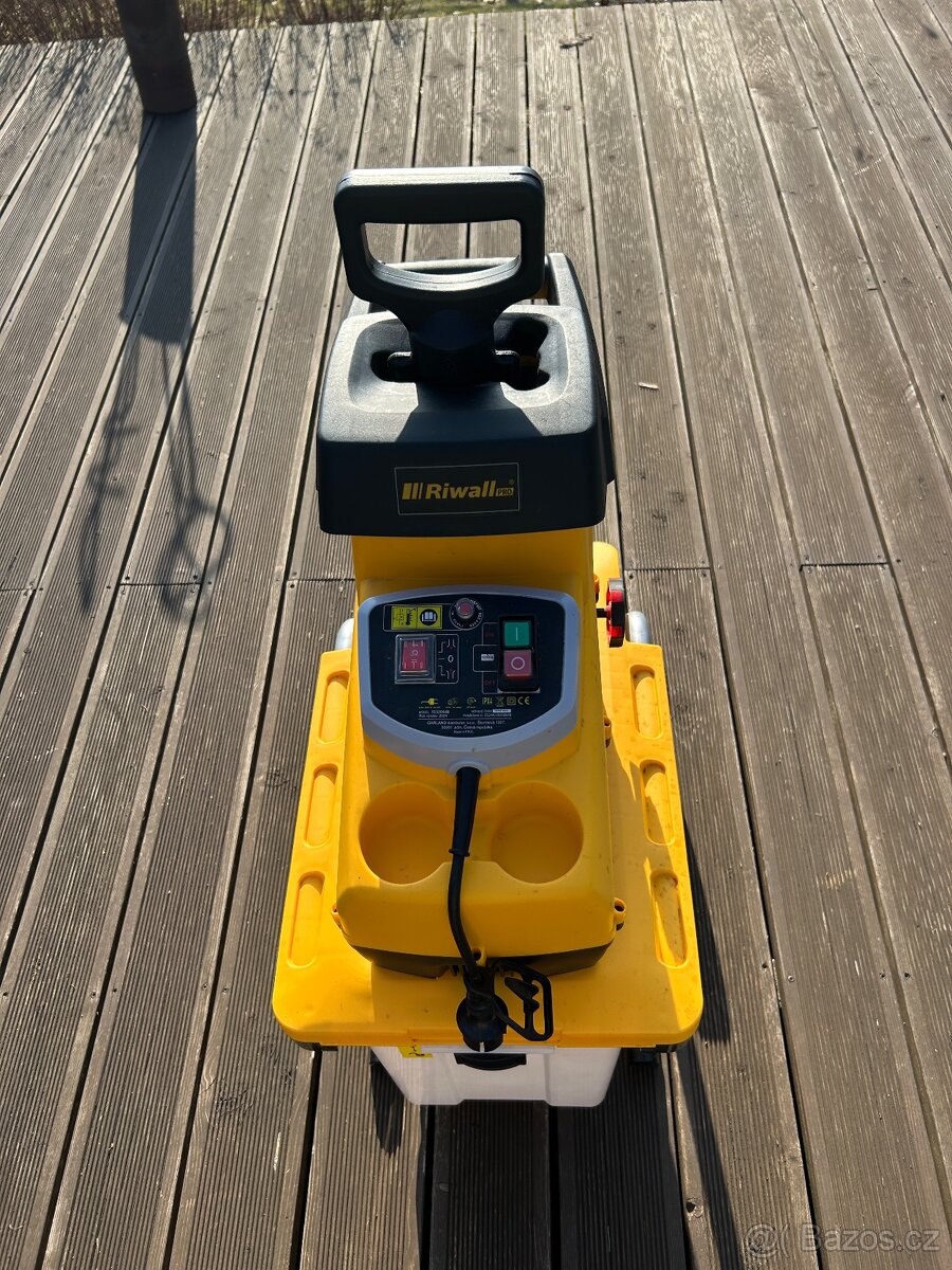 Elektrický drtič zahradního odpadu - 2