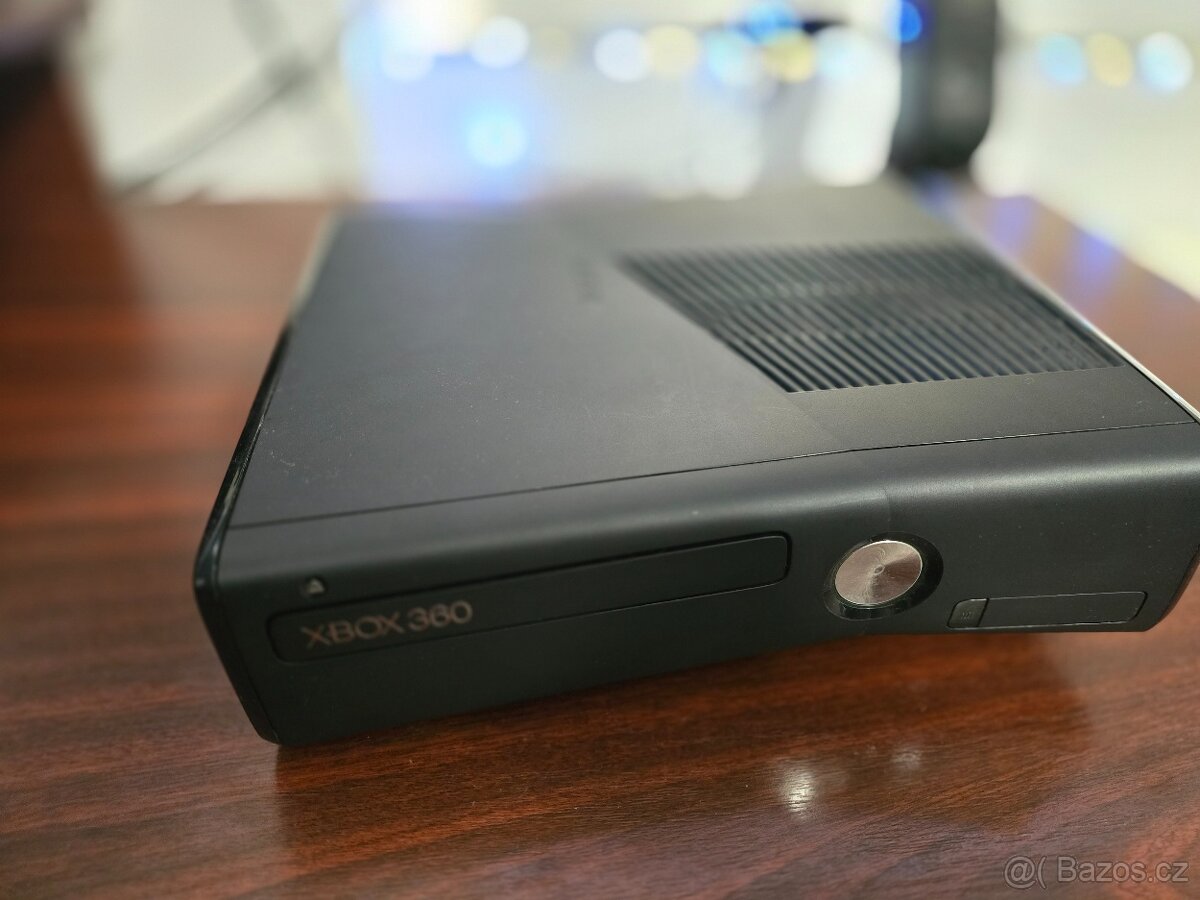 Xbox 360 + Kinect - 2