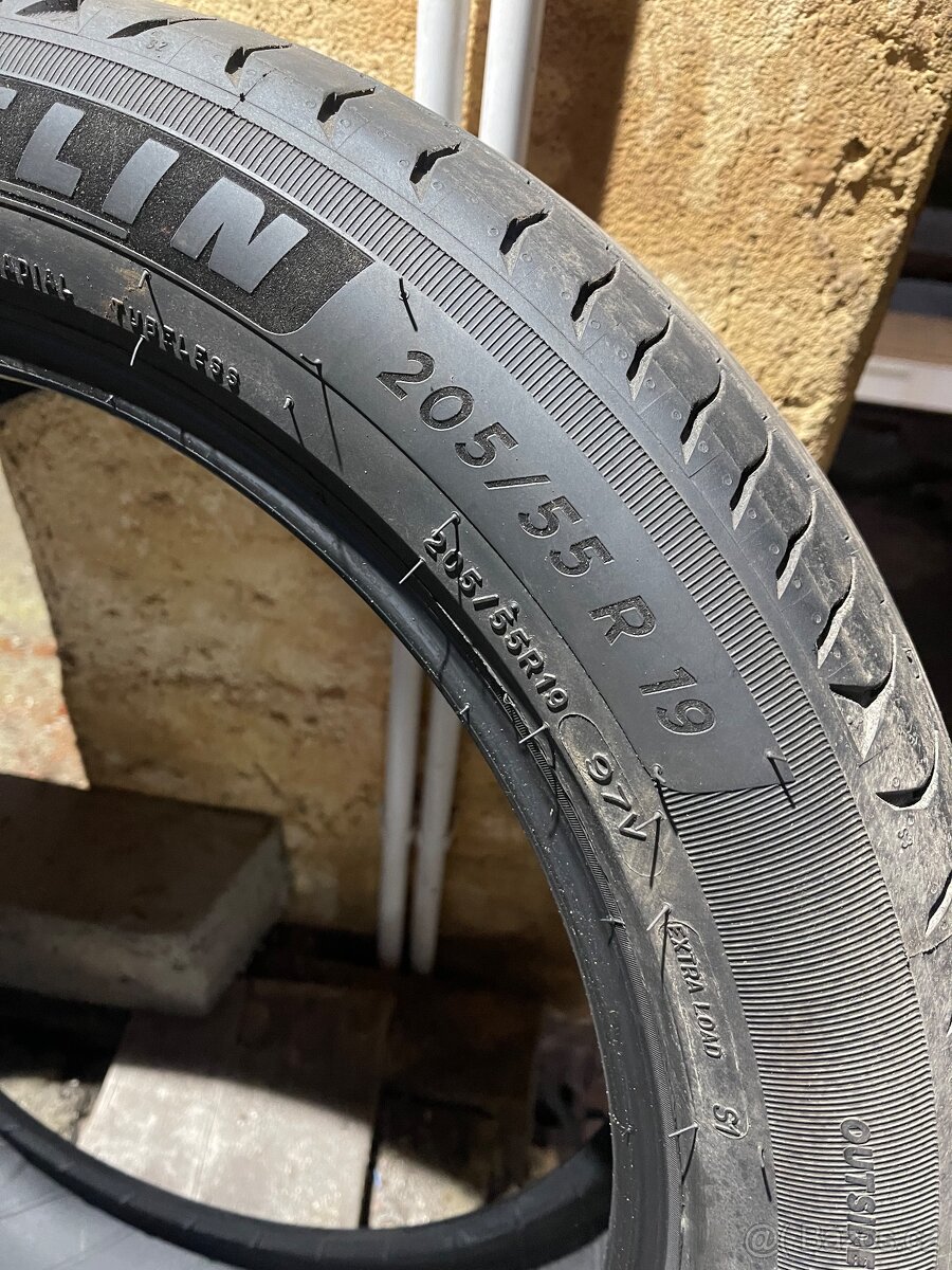 Michelin 205/55 R19 - 2