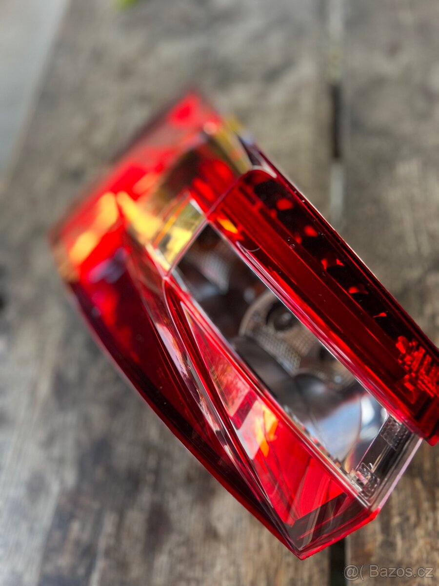 Světlo Superb 3 - 2