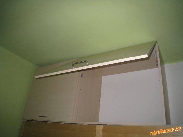 NÁSTAVCE NA ŠATNÍ SKŘÍŇ / DÝHA JAVOR jako nové - 2