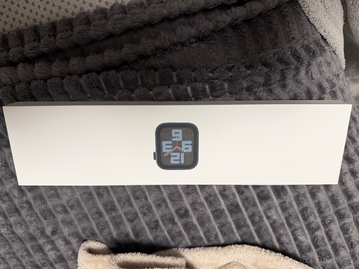 Apple Watch SE 2. generace, 44 mm - 2