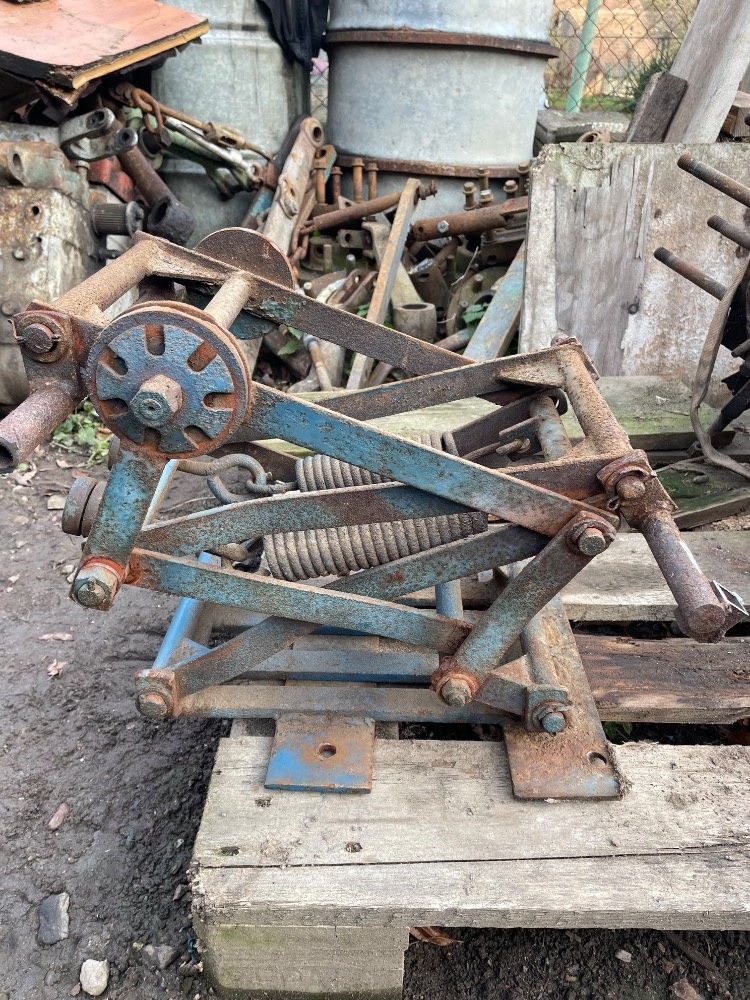 Prodám nůžkovou sedačku naZETOR25 a SUPER35 - 2