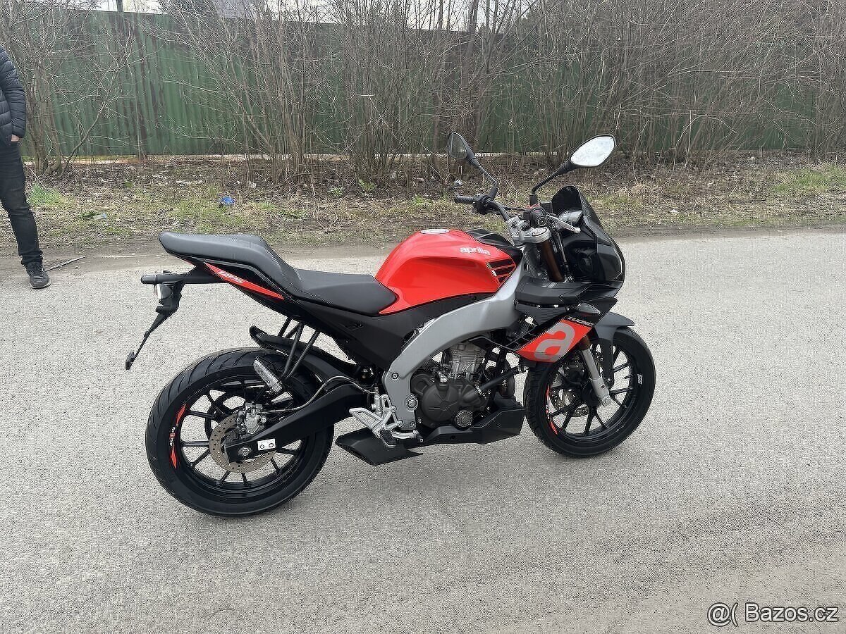 Aprilia tuono 125 - 2