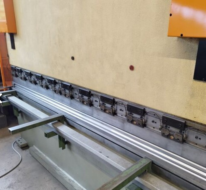 Lisy - ohraňovací CNCS 110/310 - 2