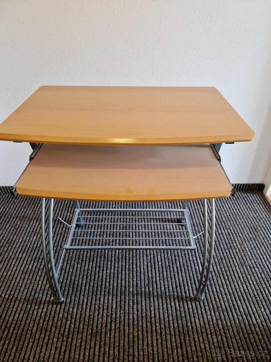 Prodám stolek s výsuvným šuplíkem - 2