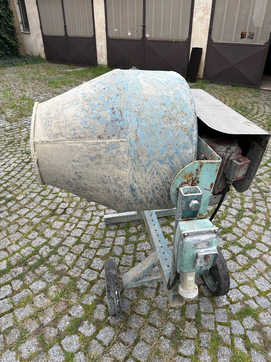 Stavební míchačka - 2