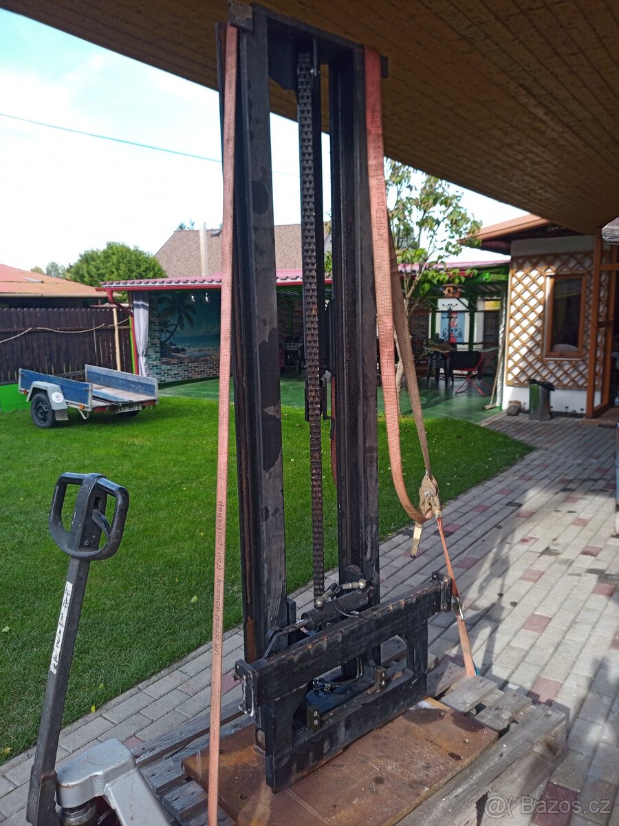 Prodám zdvihací rameno do výšky 1600 mm - 2