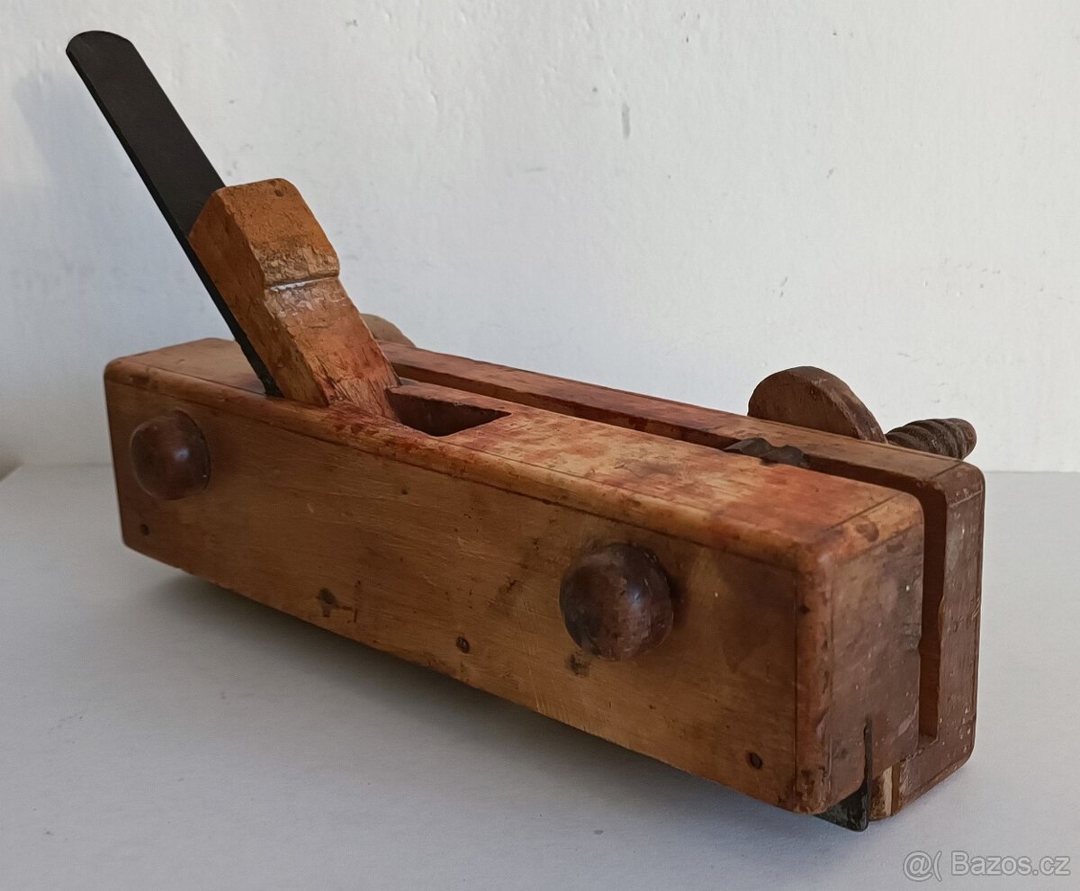starožitný truhlářský drážkovací hoblík - 2