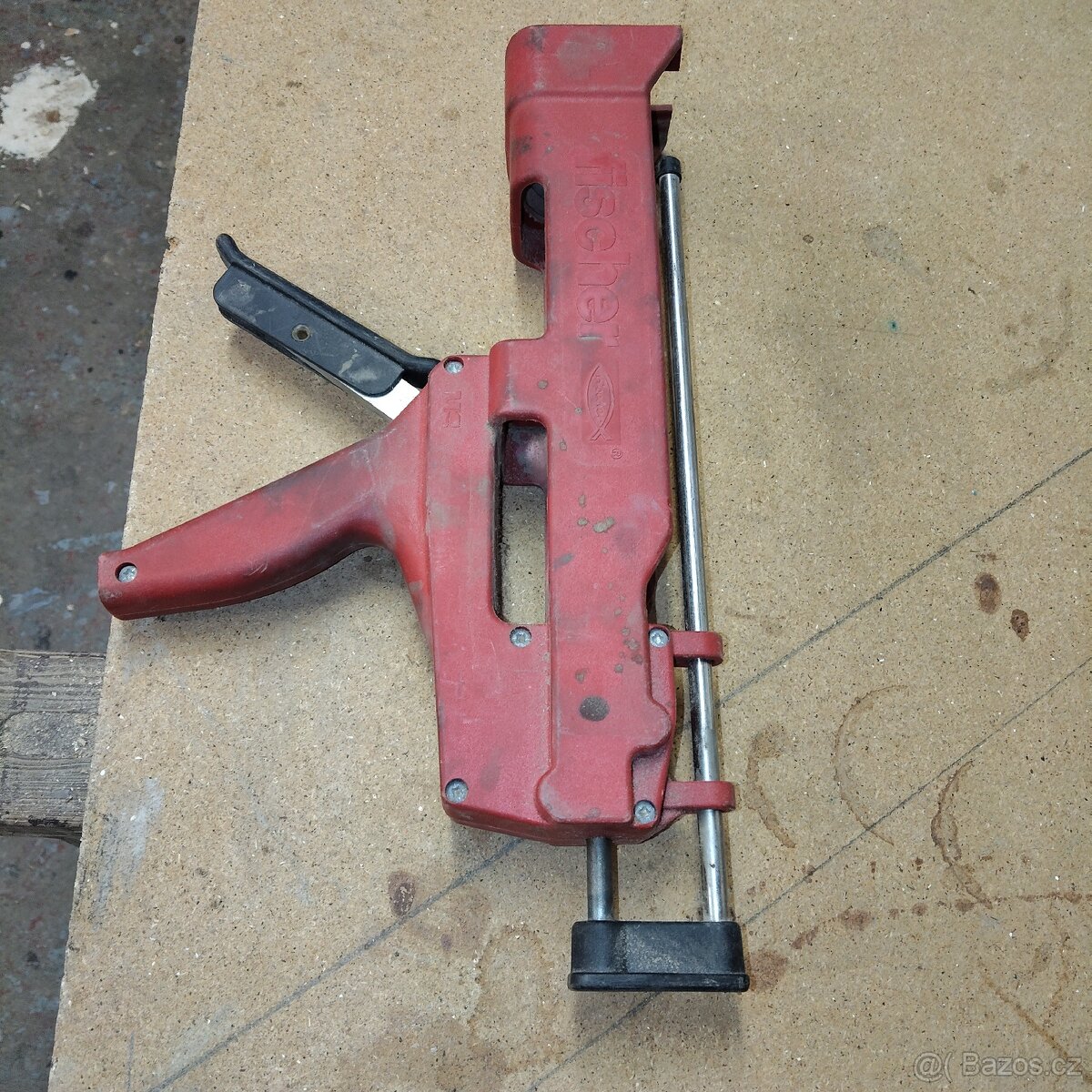 Pistole pro chemickou kotvu - 2