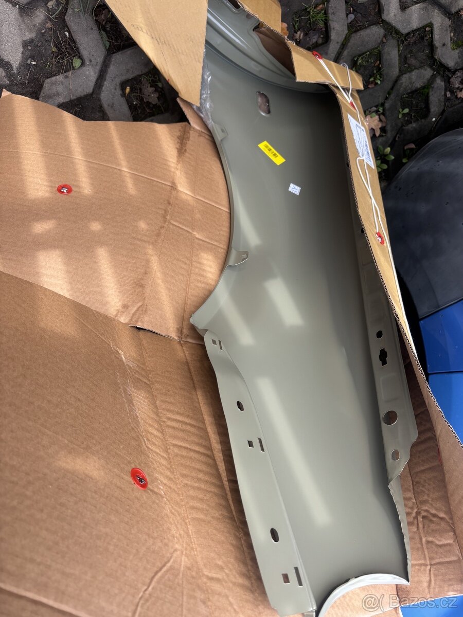 golf IV Blatnik naraznik světla atd - 2