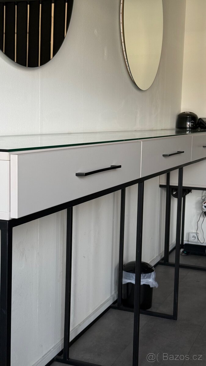 Kosmetický stolek - 2