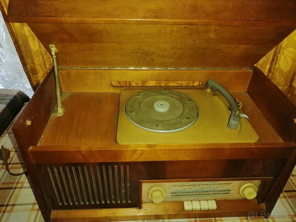 Staré gramorádio - 2